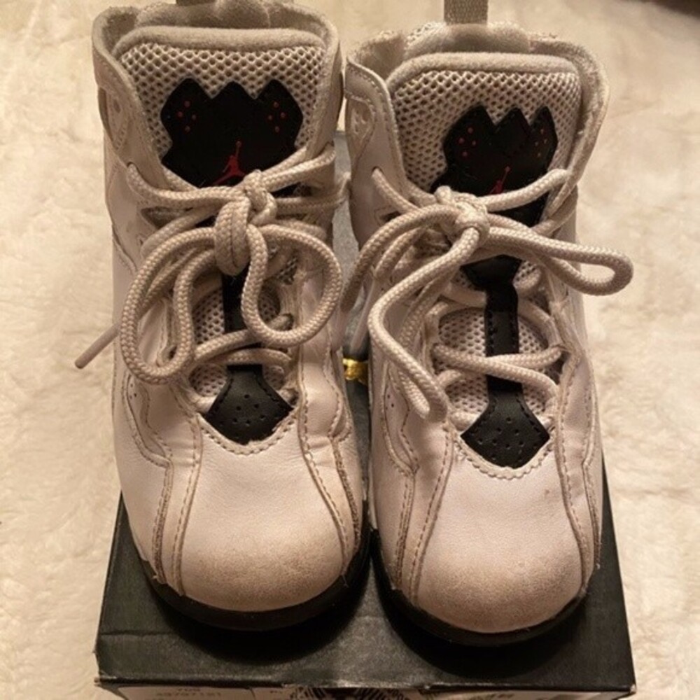 Air Jordan true flight sneakers Size 10